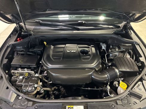 Used 2019 Jeep Grand Cherokee Laredo AWD/4WD image 34