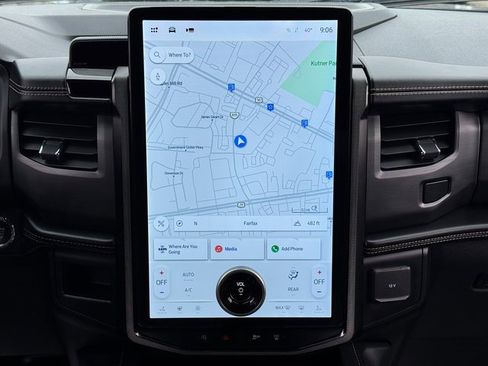 Certified 2023 Ford Expedition Platinum image 5