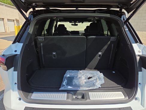 Used 2026 INFINITI QX60 Autograph w/ Dark Cargo Package image 10