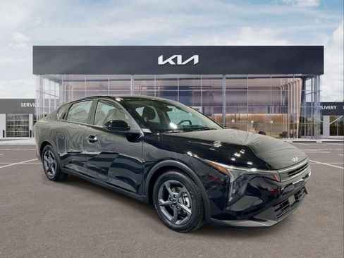 New 2026 Kia K4 LXS image 2
