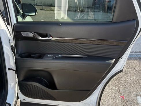 Used 2024 Hyundai Palisade Calligraphy image 16