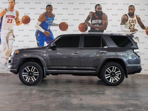 Used 2023 Toyota 4Runner Limited AWD/4WD image 18