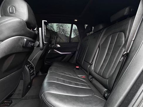 Used 2021 BMW X5 xDrive40i w/ M Sport Package image 16