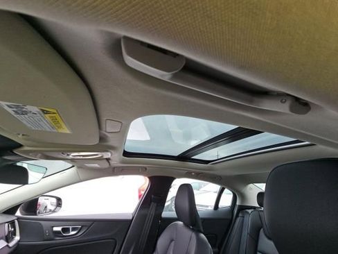 Used 2025 Volvo S60 B5 Core image 19