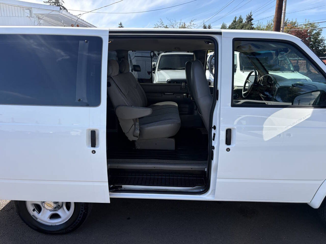 Used 2003 Chevrolet Astro Passenger AWD image 7