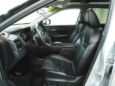 Used 2021 Nissan Rogue SV w/ Premium Package AWD/4WD image 12