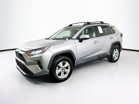 Used 2020 Toyota RAV4 XLE w/ Convenience Package image 3
