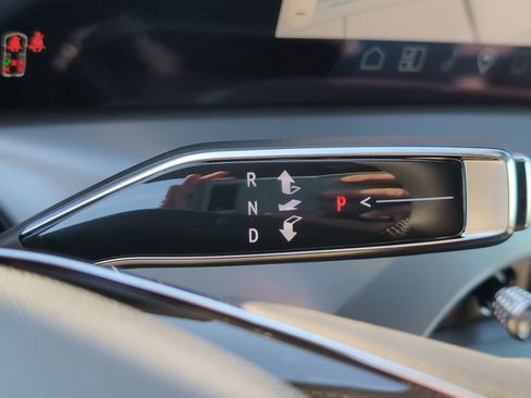 New 2026 Cadillac Vistiq Luxury image 19