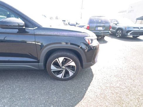 Used 2025 Volkswagen Taos SE AWD/4WD image 19