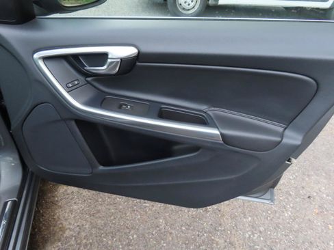 Used 2016 Volvo V60 T5 Premier AWD/4WD image 22