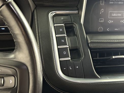 Used 2023 GMC Yukon XL SLT image 16