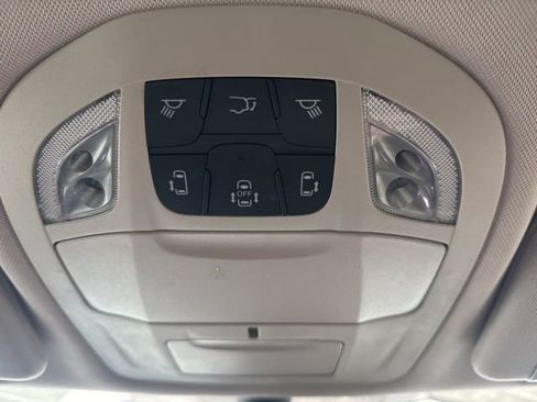 Used 2023 Chrysler Voyager LX image 49