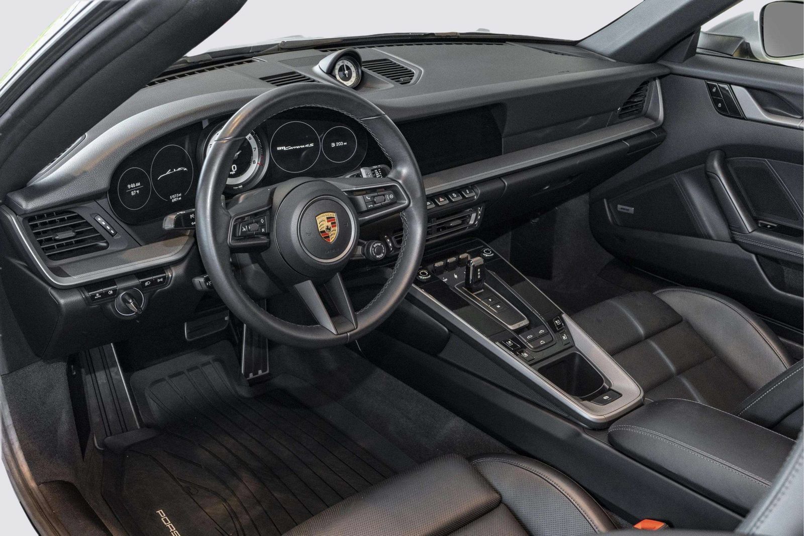 Used 2020 Porsche 911 Cabriolet image 33