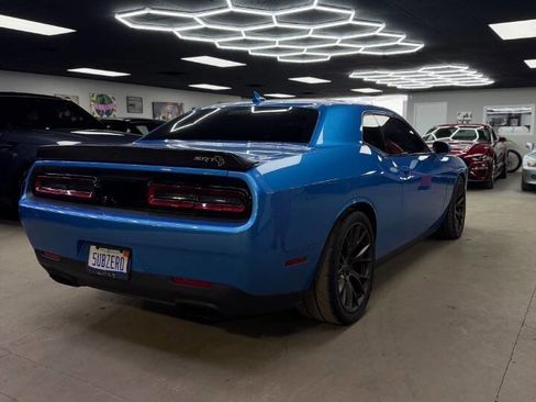Used 2016 Dodge Challenger SRT Hellcat image 4