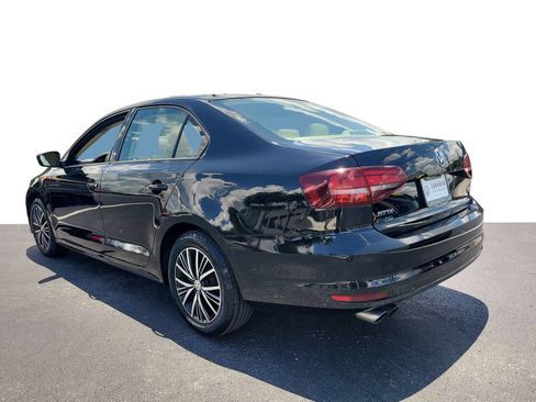 Used 2018 Volkswagen Jetta Wolfsburg Edition FWD image 4