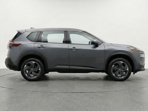 Used 2025 Nissan Rogue SV image 11