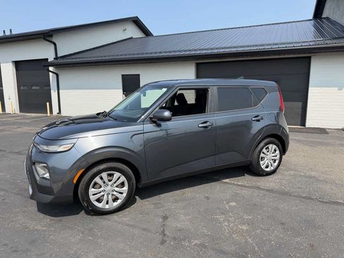Used 2020 Kia Soul LX FWD image 2