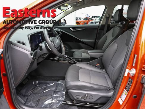 Used 2023 Kia Niro Wind w/ Wind Preserve Package FWD image 14