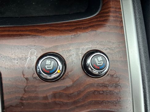 Used 2019 Nissan Pathfinder Platinum image 38