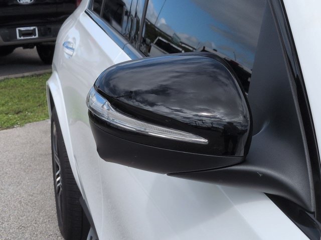 Used 2025 Mercedes-Benz GLE 450e 4MATIC image 12