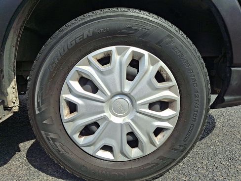 Used 2019 Ford Transit 250 130 Low Roof w/ Exterior Upgrade Package RWD image 9