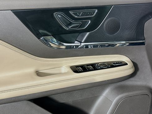 Used 2023 Lincoln Corsair FWD image 15
