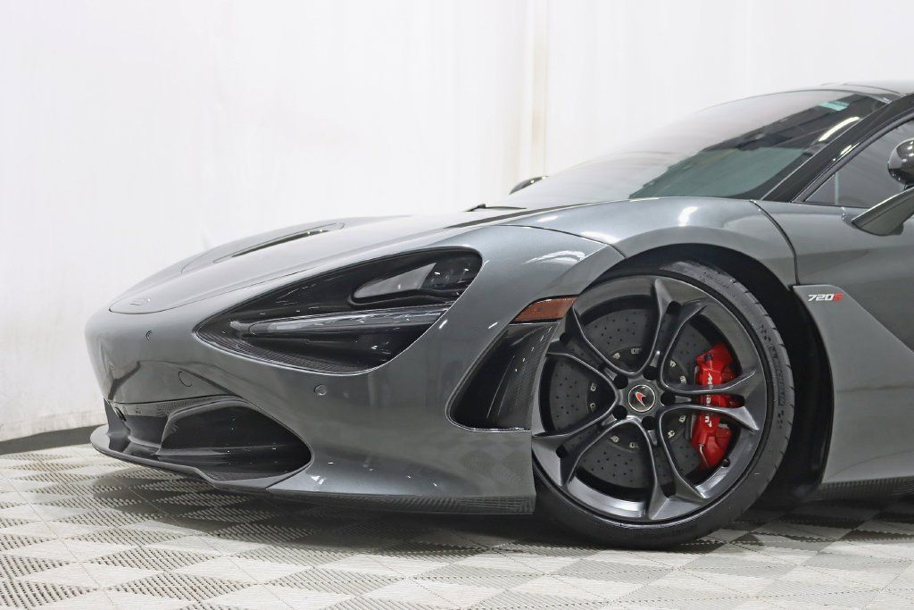 Used 2018 McLaren 720S RWD image 4