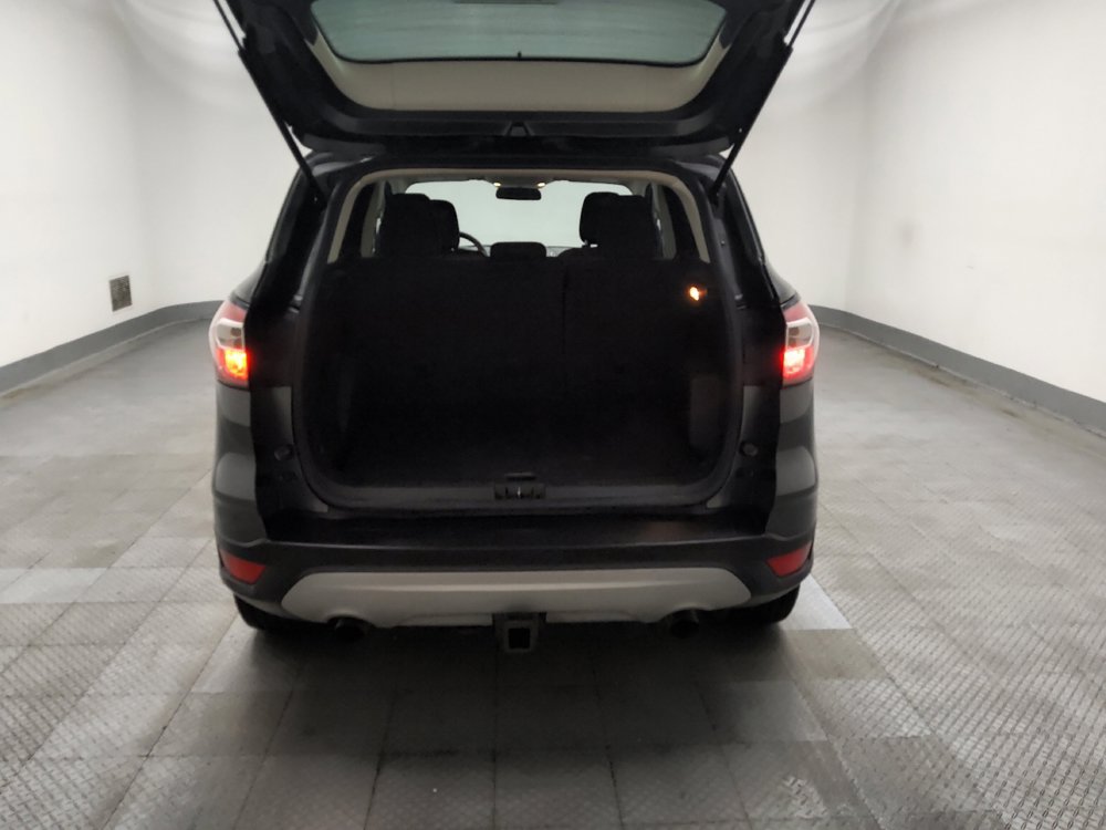 Used 2018 Ford Escape SE w/ SE Sync 3 Package AWD/4WD image 29