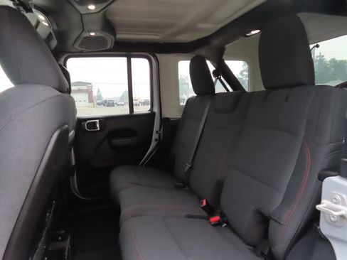 Used 2024 Jeep Wrangler Unlimited Rubicon AWD/4WD image 20