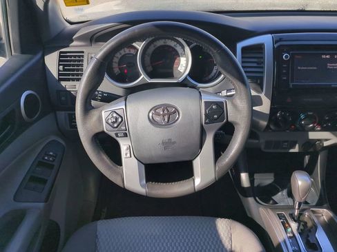 Used 2015 Toyota Tacoma PreRunner image 15