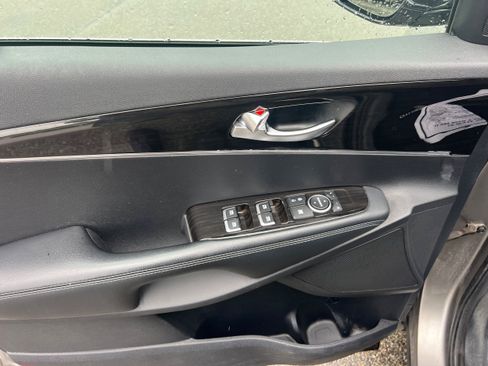Used 2019 Kia Sorento AWD image 11