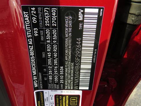 Used 2025 Mercedes-Benz GLC 300 4MATIC image 10