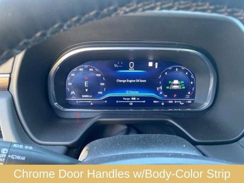 Used 2023 Chevrolet Suburban Premier image 24