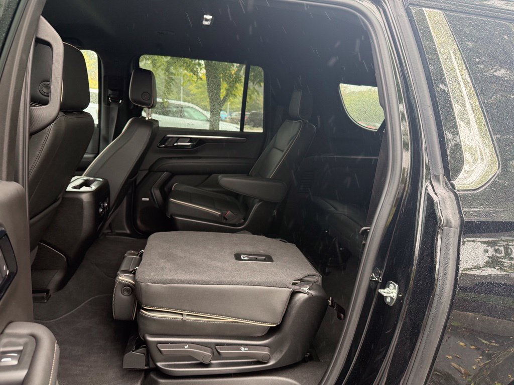 Used 2026 Chevrolet Suburban Premier AWD/4WD image 13