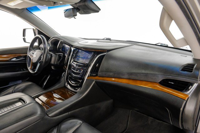 Used 2018 Cadillac Escalade ESV Luxury RWD image 10