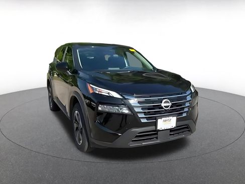 Used 2025 Nissan Rogue SV FWD image 16
