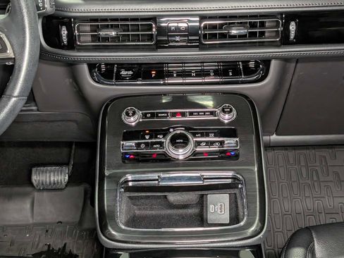 Certified 2023 Lincoln Nautilus AWD w/ Premium Package image 19