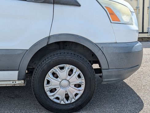 Used 2015 Ford Transit 250 130 Low Roof w/ Exterior Upgrade Package RWD image 12