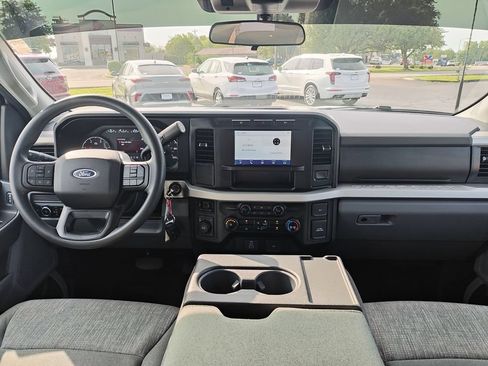 Used 2024 Ford F350 XLT AWD/4WD image 16