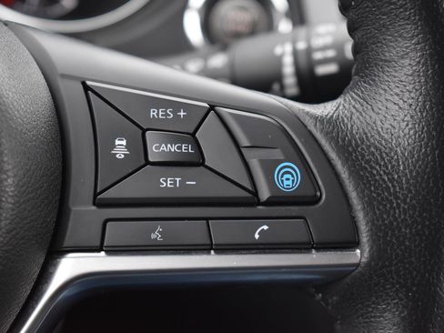 Used 2019 Nissan Rogue SL w/ Premium Package image 8