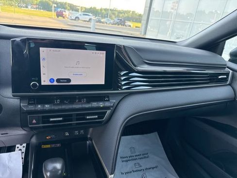 Used 2025 Toyota Camry SE image 25