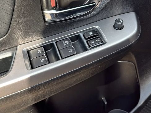 Used 2017 Subaru Crosstrek 2.0i Limited AWD/4WD image 11