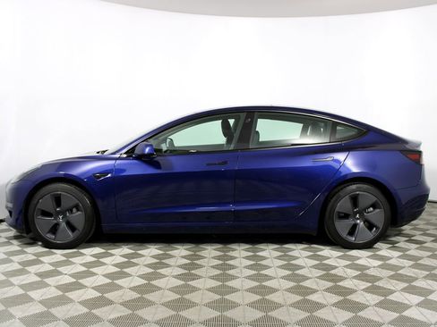 Used 2022 Tesla Model 3 Standard Range image 27