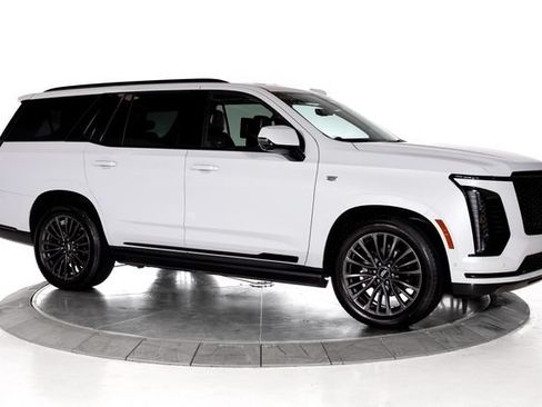 Used 2026 Cadillac Escalade Platinum Sport w/ LPO, Floor Liner Package AWD/4WD image 9