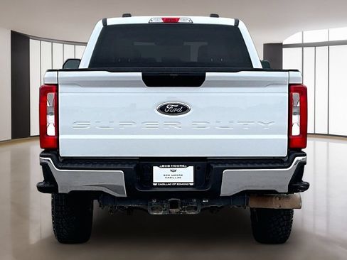 Used 2023 Ford F250 XLT w/ FX4 Off-Road Package AWD/4WD image 4