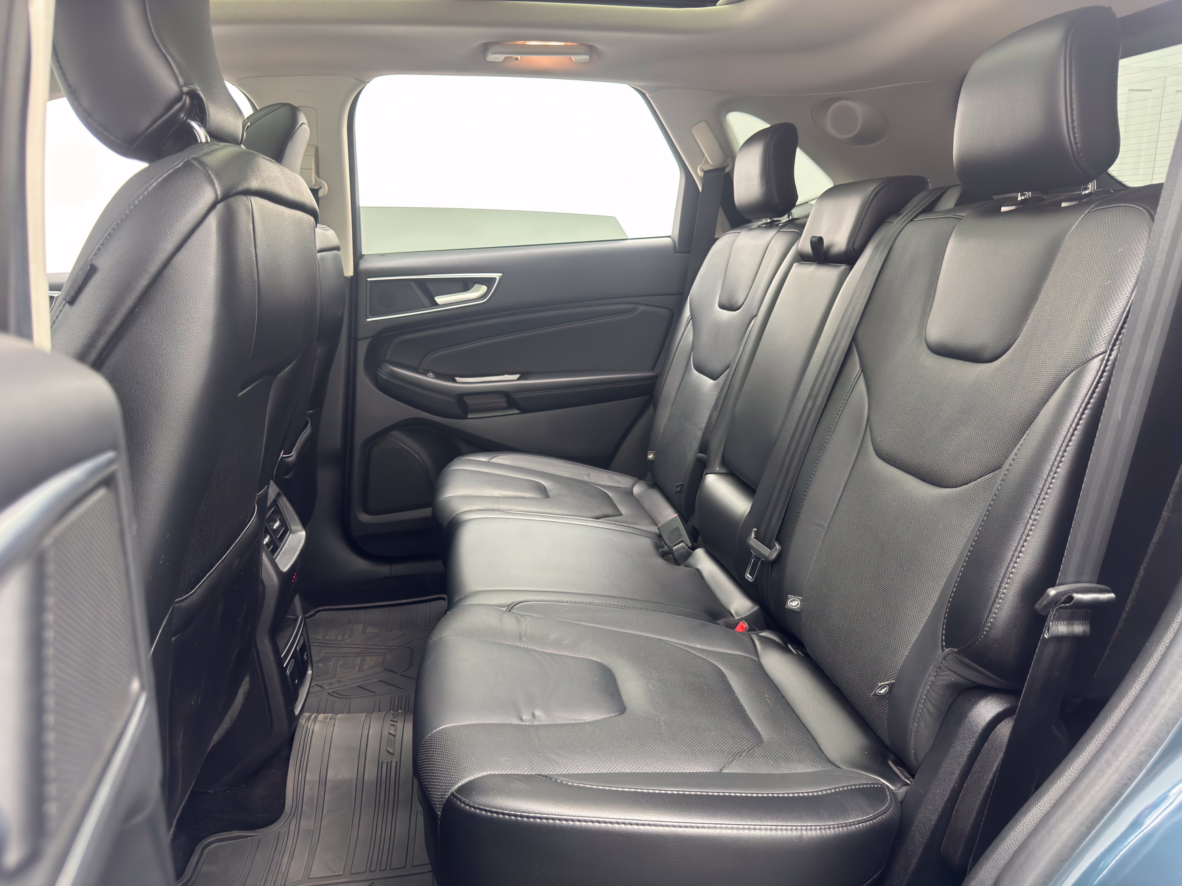 Used 2016 Ford Edge Titanium w/ Equipment Group 301A AWD/4WD image 41