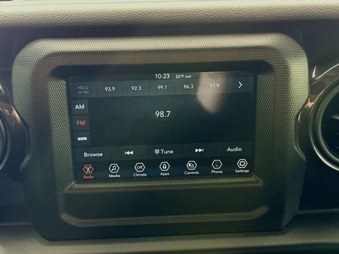 Used 2022 Jeep Wrangler Unlimited Sport AWD/4WD image 14