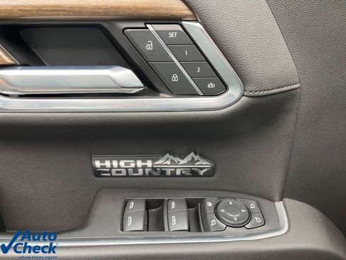 Used 2022 Chevrolet Silverado 1500 High Country w/ High Country Premium Package image 29