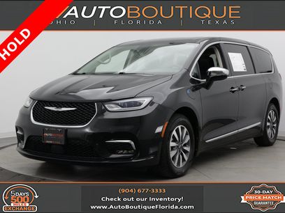 Used 2023 Chrysler Pacifica Limited