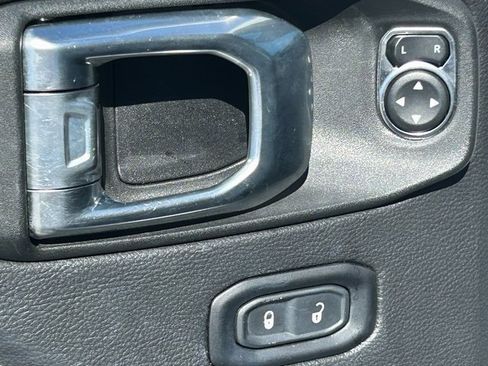 Used 2022 Jeep Wrangler Unlimited Rubicon 4xe image 27